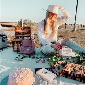 Meet your Posher, Bailey